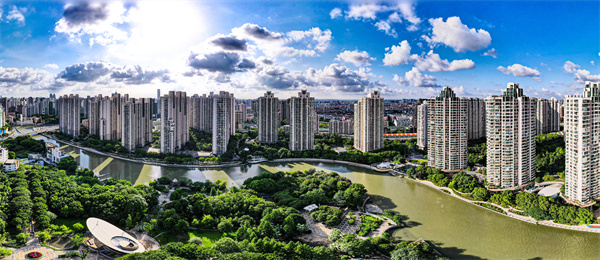 蘇州河夢清園環(huán)保主題公園與中遠兩灣城遙相呼應(yīng)。普陀區(qū)委宣傳部供圖